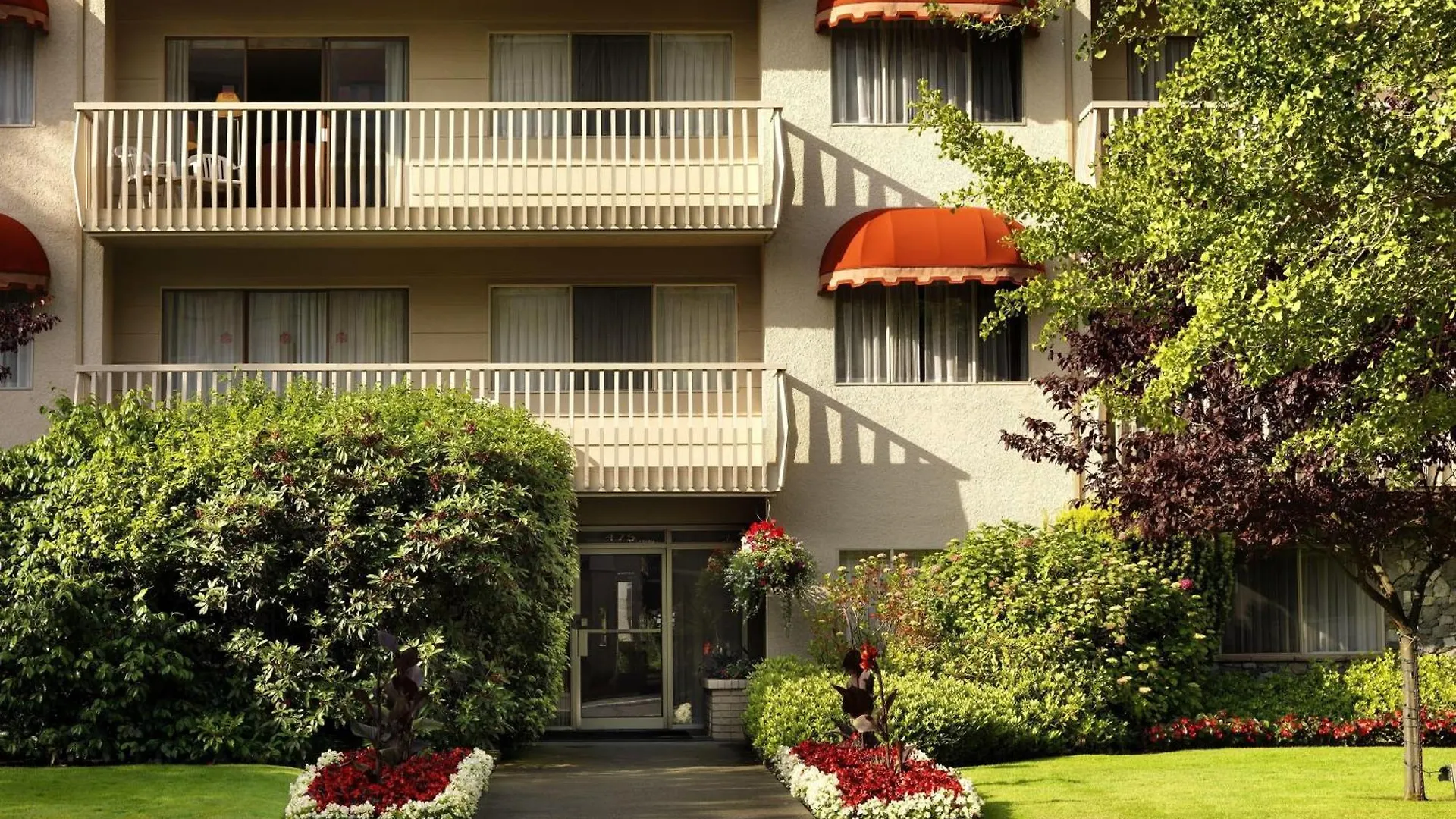 6 Smart Romantic Hotels In James Bay Worth Booking